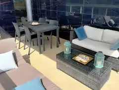 Zona chill-out y comedor exterior