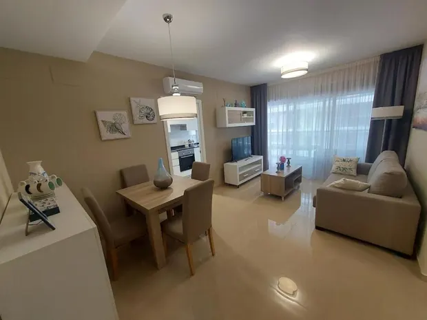 Salón-comedor luminoso